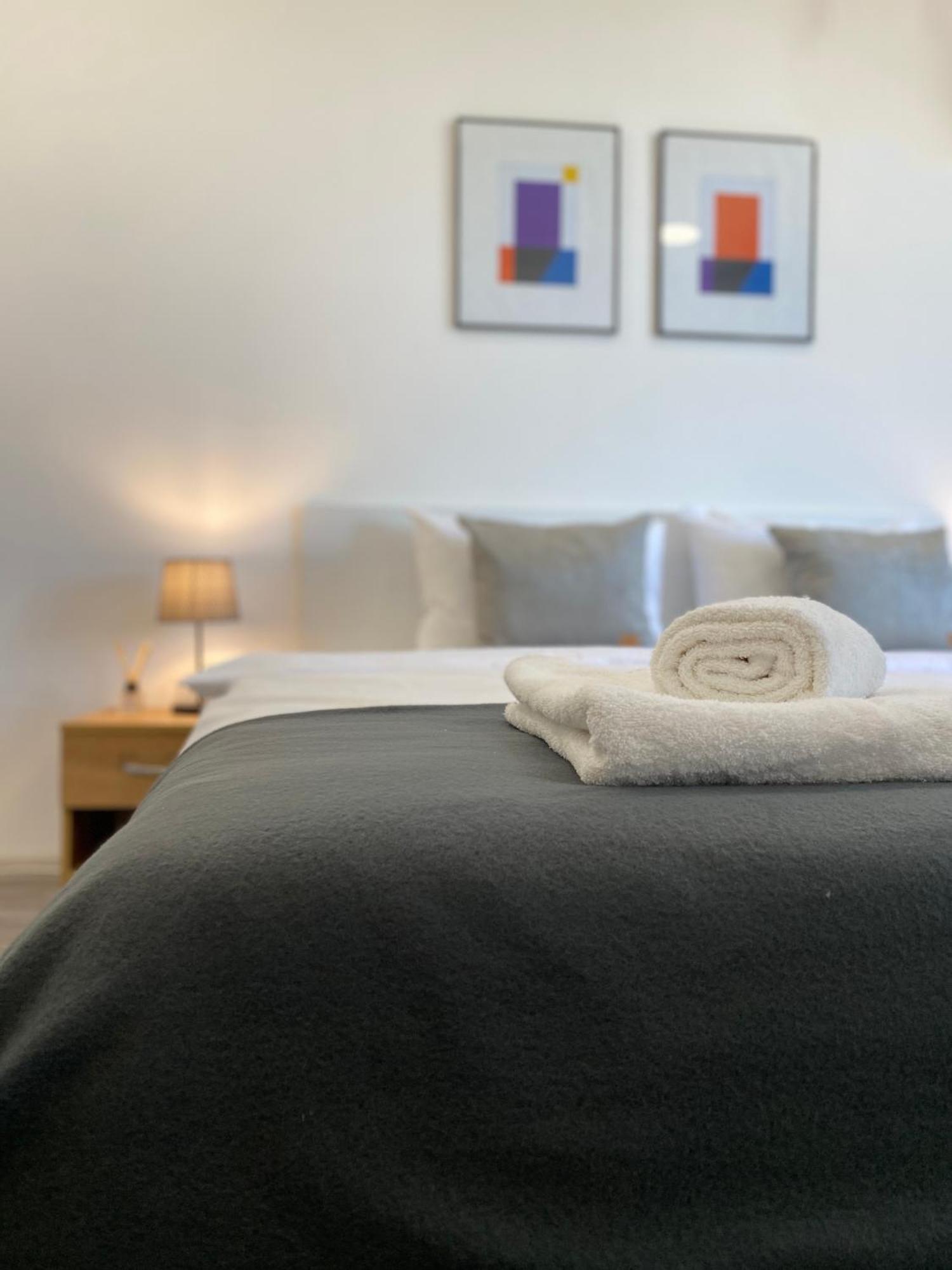 Hello Studios Budget Stays Free Parking & Wifi Stara Zagora Exterior photo